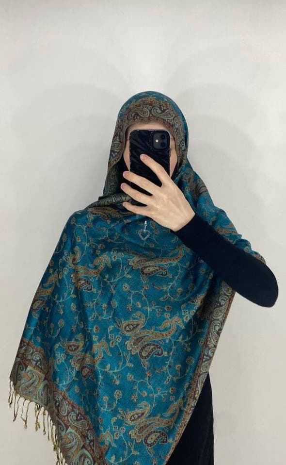 Платок бирюзовый с орнаментом